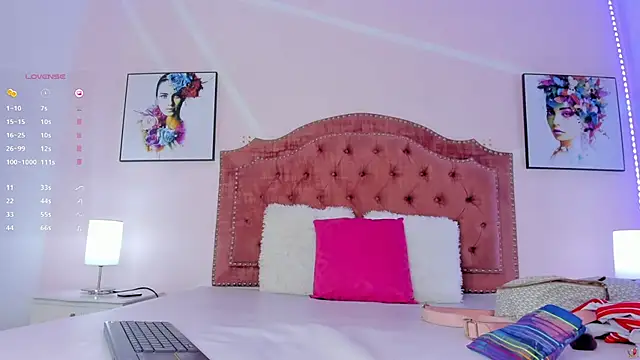 Snapshot of Mia_greco_ chatting on March 21, 2025, 8:08 pm Mia greco  online show from March 21, 2025, 8:08 pm