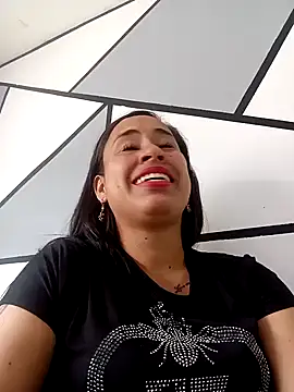 Snapshot of kamila_lovee chatting on March 14, 2025, 3:47 pm kamila lovee online show from March 14, 2025, 3:47 pm