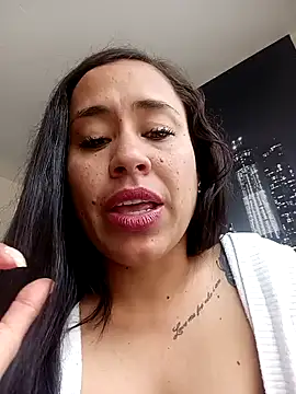 Snapshot of kamila_lovee chatting on March 19, 2025, 7:17 pm kamila lovee online show from March 19, 2025, 7:17 pm