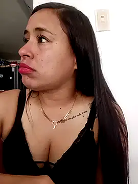 Snapshot of kamila_lovee chatting on February 28, 2025, 5:48 pm kamila lovee online show from February 28, 2025, 5:48 pm