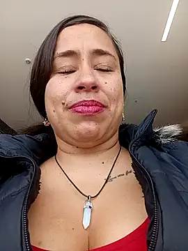 Snapshot of kamila_lovee chatting on October 2, 2025, 3:48 pm kamila lovee online show from October 2, 2025, 3:48 pm
