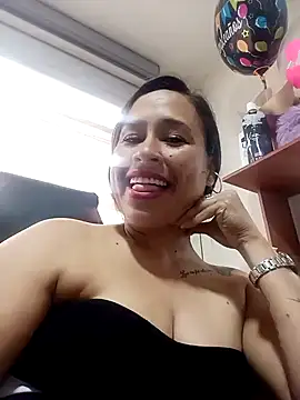 Snapshot of kamila_lovee chatting on March 4, 2025, 8:05 pm kamila lovee online show from March 4, 2025, 8:05 pm
