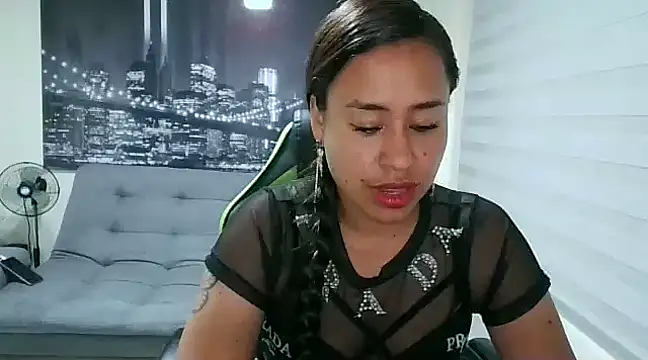 Snapshot of kamila_lovee chatting on March 18, 2025, 4:50 pm kamila lovee online show from March 18, 2025, 4:50 pm