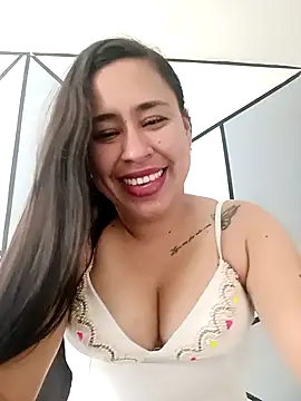 Snapshot of kamila_lovee chatting on September 12, 2025, 7:13 pm kamila lovee online show from September 12, 2025, 7:13 pm