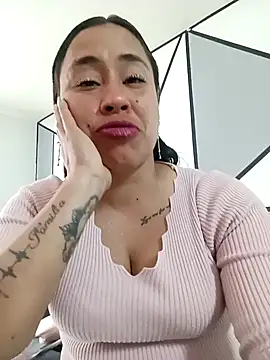 Snapshot of kamila_lovee chatting on September 17, 2025, 4:42 pm kamila lovee online show from September 17, 2025, 4:42 pm