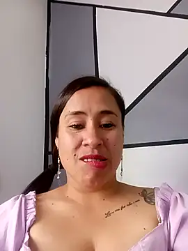 Snapshot of kamila_lovee chatting on March 7, 2025, 6:54 pm kamila lovee online show from March 7, 2025, 6:54 pm