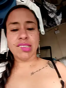 Snapshot of kamila_lovee chatting on March 18, 2025, 10:58 pm kamila lovee online show from March 18, 2025, 10:58 pm