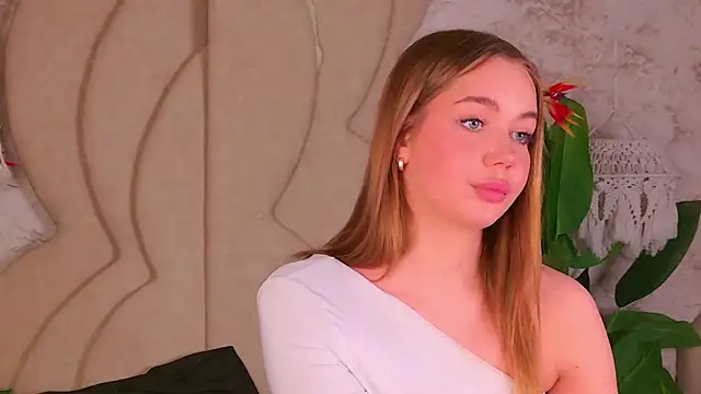 EvansLover online show from November 12, 2025, 8:56 pm