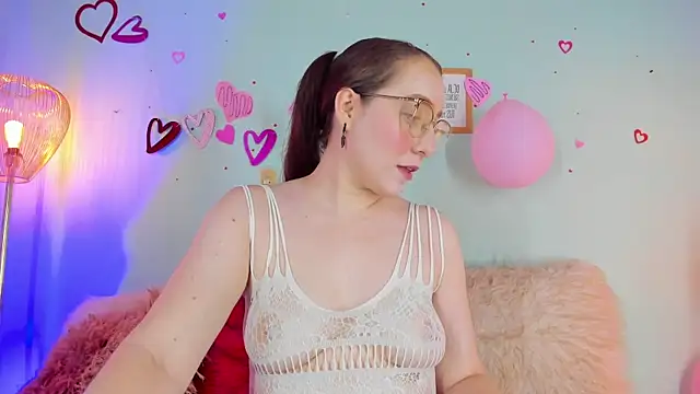Snapshot of julietha_bianco_ chatting on February 18, 2025, 12:17 pm julietha bianco online show from February 18, 2025, 12:17 pm
