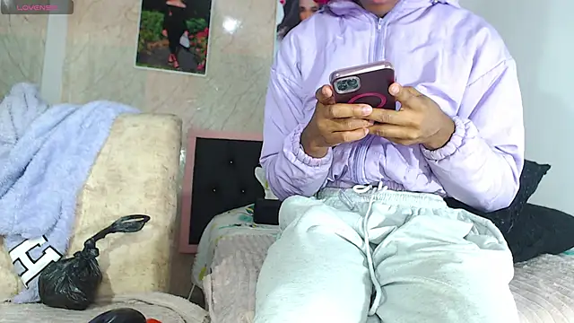 k stormi  online show from November 8, 2025, 1:31 am