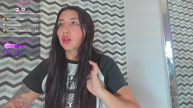 CALANTHELOVE1 online show from March 13, 2025, 5:43 am