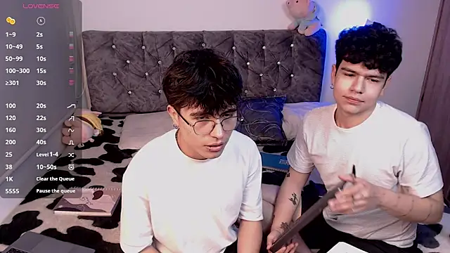 stiven and ale online show from February 24, 2025, 9:43 am
