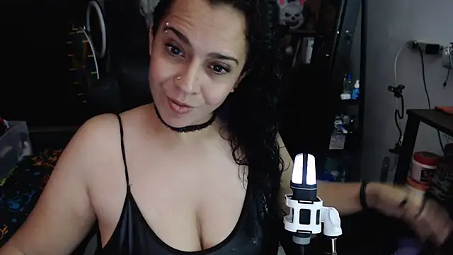 Snapshot of AliceSweet4U chatting on October 23, 2025, 5:22 pm AliceSweet4U online show from October 23, 2025, 5:22 pm