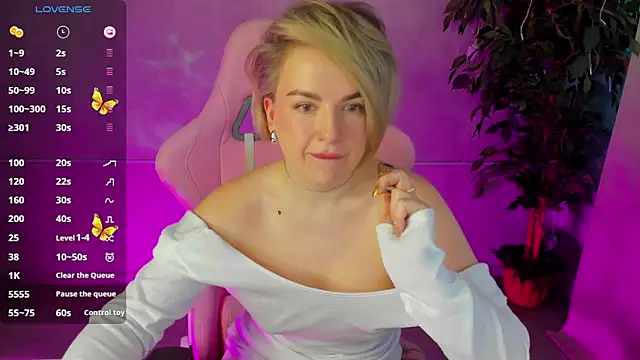 Nikki Kai online show from March 22, 2025, 6:43 am