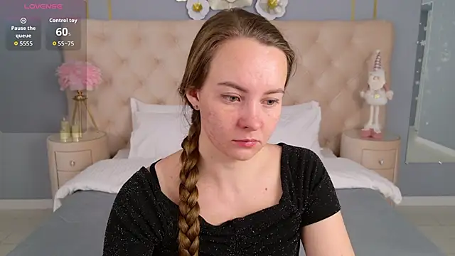 Snapshot of JaniceCollins chatting on December 16, 2025, 2:38 am JaniceCollins online show from December 16, 2025, 2:38 am