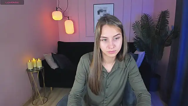 CharmBianca online show from February 20, 2025, 11:53 am