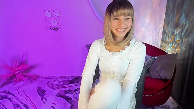 CharmBianca online show from November 13, 2025, 12:31 pm