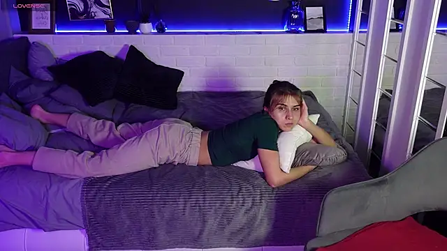 CharmBianca online show from February 22, 2025, 11:46 am