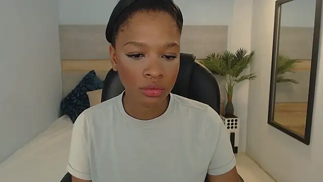 brendathompson  online show from October 4, 2025, 3:08 am