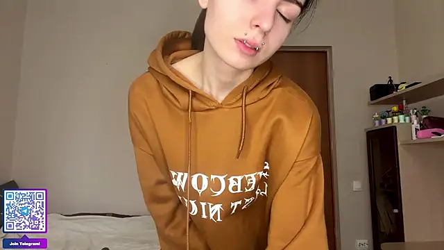 ErlinaBuoy online show from March 22, 2026, 5:21 am