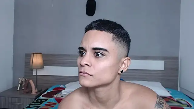 Liiamthompson online show from October 17, 2025, 10:29 am