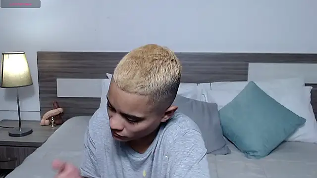 Liiamthompson online show from March 10, 2026, 9:13 am