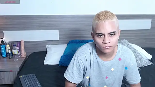 Liiamthompson online show from January 8, 2026, 10:21 am