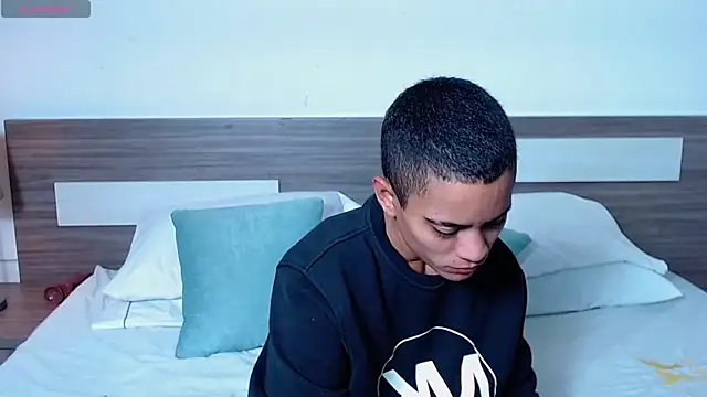 Liiamthompson online show from April 5, 2026, 10:22 am