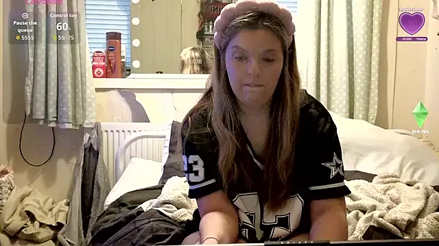 Demi WelshX online show from December 4, 2025, 9:41 am