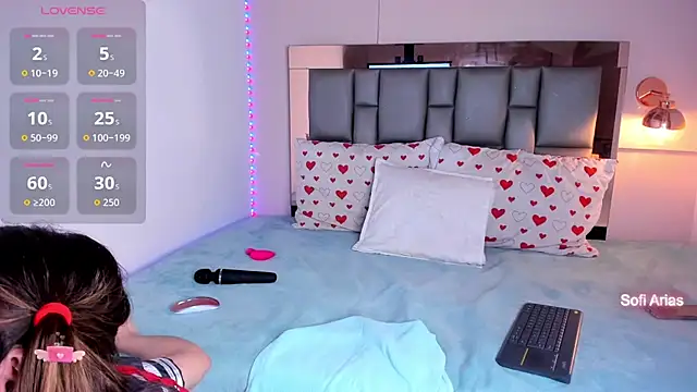 SofiArias online show from October 31, 2025, 8:16 pm