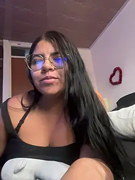 Snapshot of viccky_vick chatting on February 17, 2025, 9:10 pm viccky vick online show from February 17, 2025, 9:10 pm