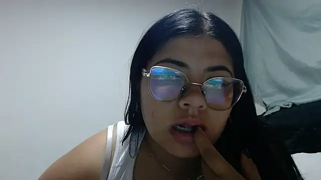 viccky vick online show from April 26, 2026, 11:46 pm