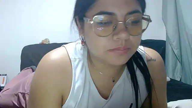 viccky vick online show from June 14, 2026, 3:52 am