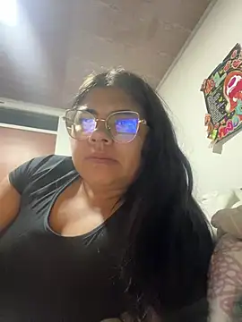 Snapshot of viccky_vick chatting on February 24, 2025, 12:20 am viccky vick online show from February 24, 2025, 12:20 am