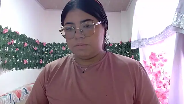 viccky vick online show from November 24, 2025, 7:58 pm