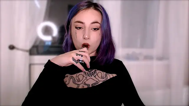 purplewitch online show from October 21, 2025, 8:08 pm