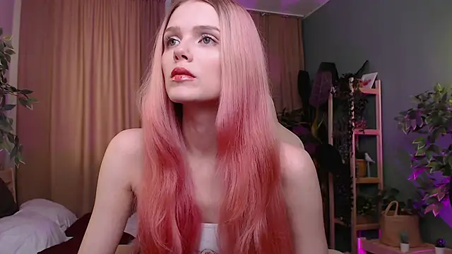 Gretchen Mol online show from November 14, 2025, 7:34 am