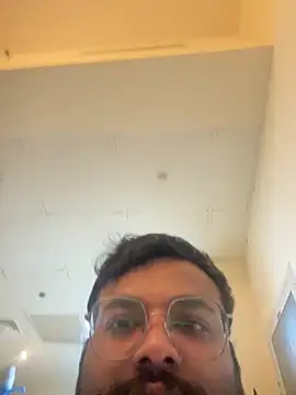 Snapshot of SoloChill chatting on February 19, 2026, 9:23 pm SoloChill online show from February 19, 2026, 9:23 pm