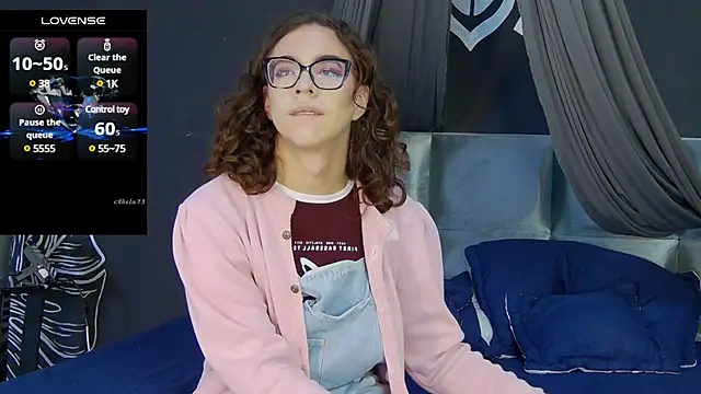 Snapshot of AuroraStartrainn chatting on March 20, 2025, 12:43 pm AuroraStartrainn online show from March 20, 2025, 12:43 pm