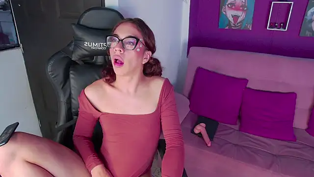 Snapshot of AuroraStartrainn chatting on February 21, 2025, 4:48 pm AuroraStartrainn online show from February 21, 2025, 4:48 pm