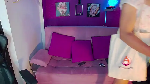 Snapshot of AuroraStartrainn chatting on February 20, 2025, 6:57 pm AuroraStartrainn online show from February 20, 2025, 6:57 pm