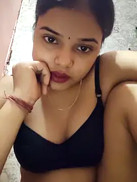 Snapshot of RAYI_123 chatting on November 6, 2025, 5:00 am RAYI 123 online show from November 6, 2025, 5:00 am