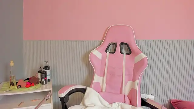 Snapshot of yeikafoxy chatting on March 27, 2026, 11:44 am yeikafoxy online show from March 27, 2026, 11:44 am