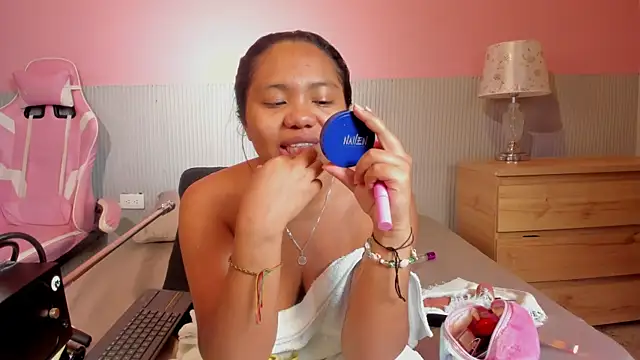 Snapshot of yeikafoxy chatting on April 11, 2026, 11:47 am yeikafoxy online show from April 11, 2026, 11:47 am