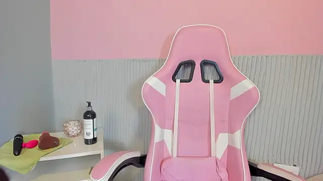 Snapshot of yeikafoxy chatting on March 15, 2026, 11:28 am yeikafoxy online show from March 15, 2026, 11:28 am