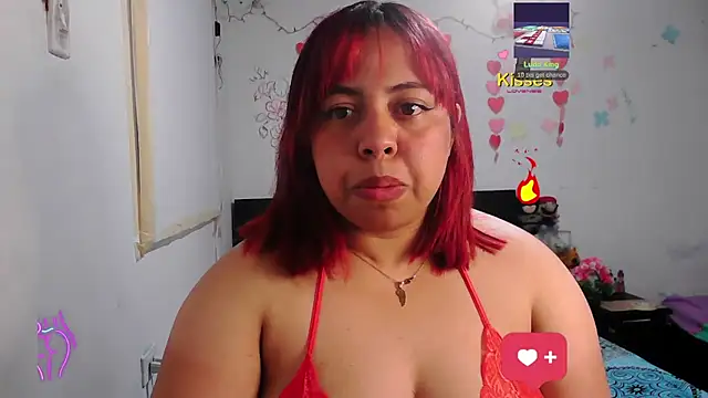 Snapshot of alexandraluv chatting on February 3, 2026, 1:38 am alexandraluv online show from February 3, 2026, 1:38 am