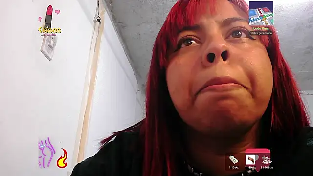 Snapshot of alexandraluv chatting on January 14, 2026, 9:29 pm alexandraluv online show from January 14, 2026, 9:29 pm