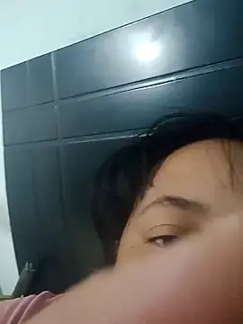 alexandraluv online show from September 26, 2025, 3:52 pm