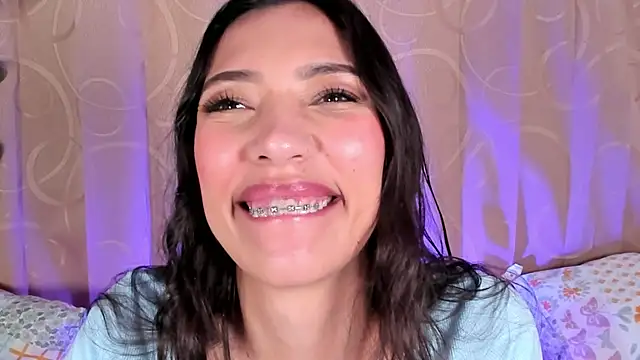 Snapshot of Miss_veronicaa2 chatting on June 17, 2026, 1:21 pm Miss veronicaa2 online show from June 17, 2026, 1:21 pm