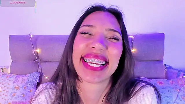 Miss veronicaa2 online show from February 6, 2025, 3:41 pm